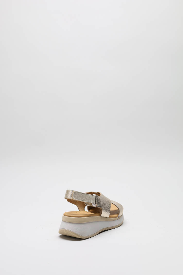 Goud Sandaal plat image