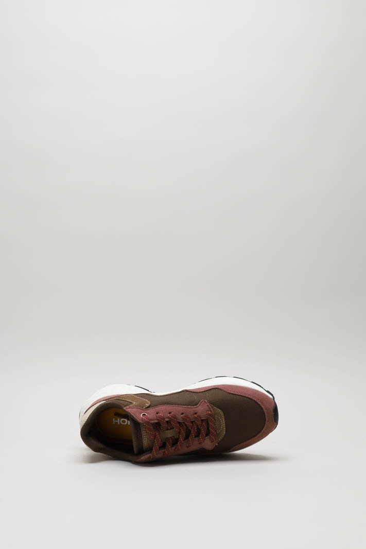 Bordeaux Sneaker image