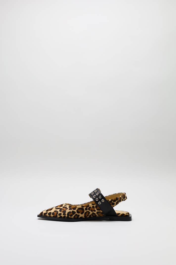 Beige Ballerina image