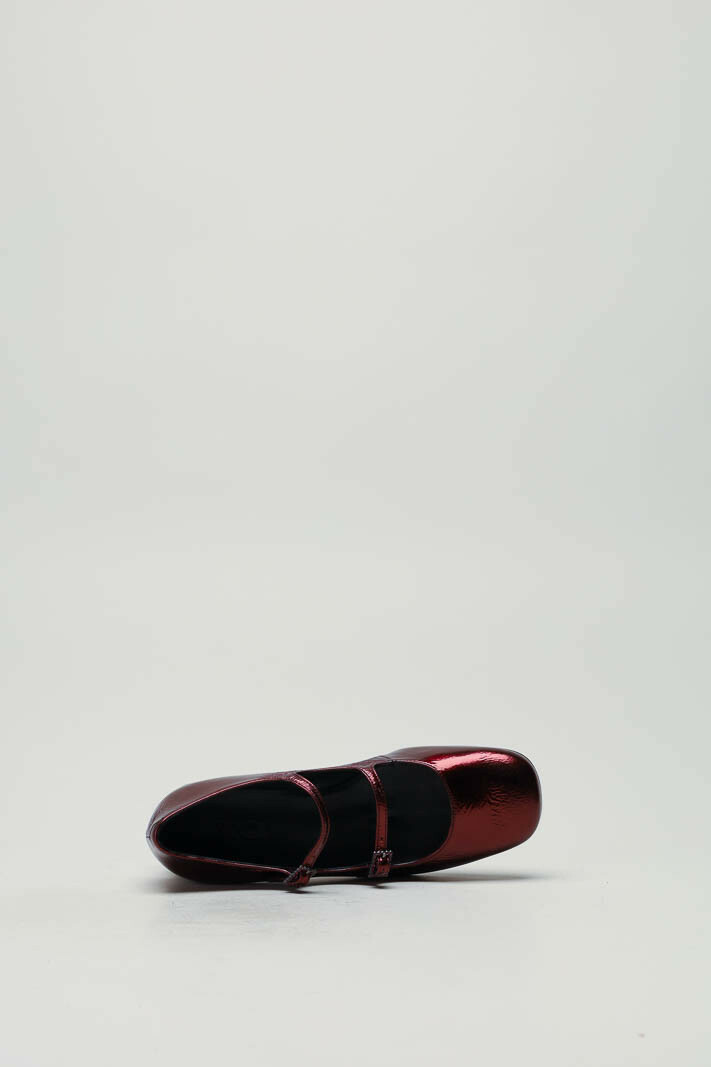 Bordeaux Ballerina image