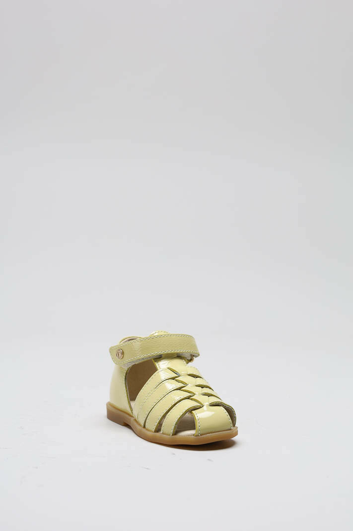 Geel Sandaal