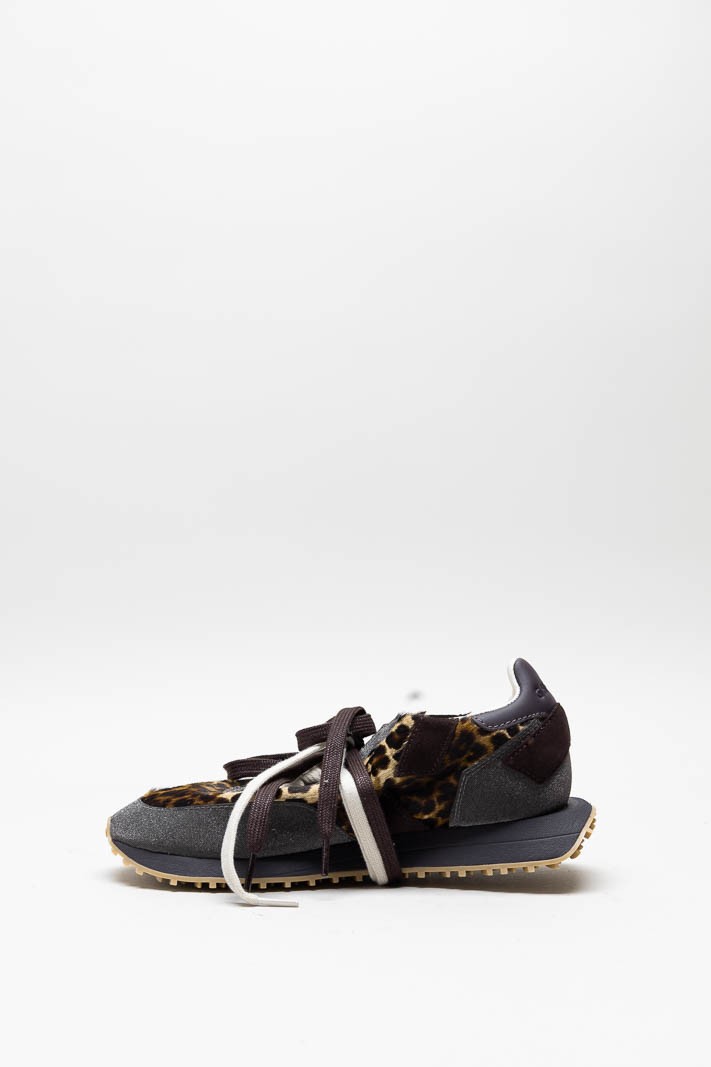 Bruin Sneaker image