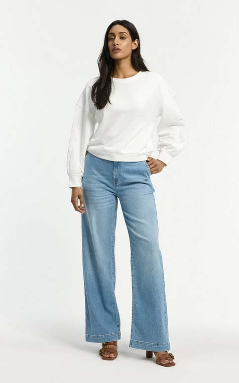 Wit Sweater image