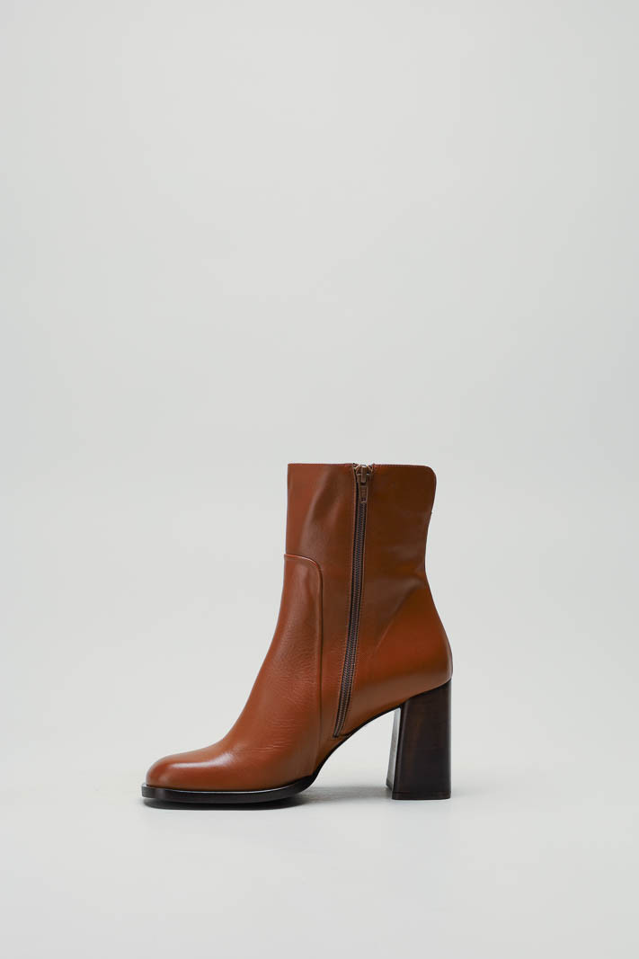 Cognac Enkellaars hak image