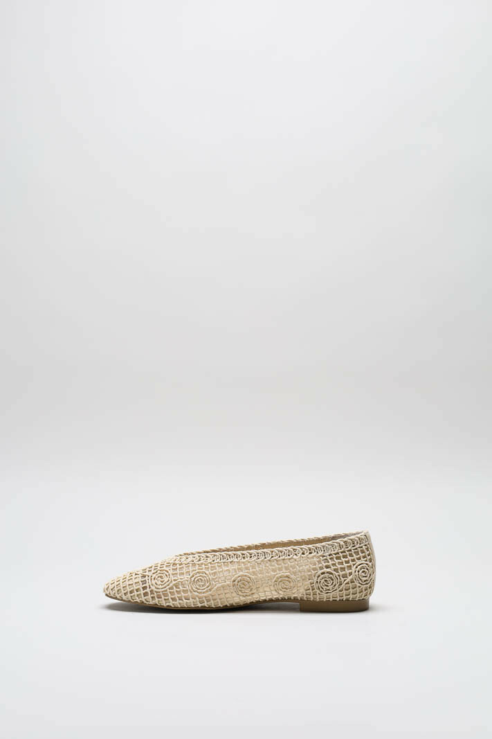 Beige Ballerina image