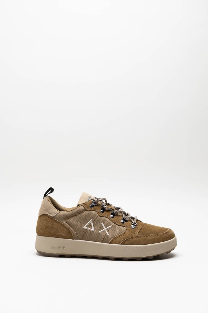 Bruin Sneaker