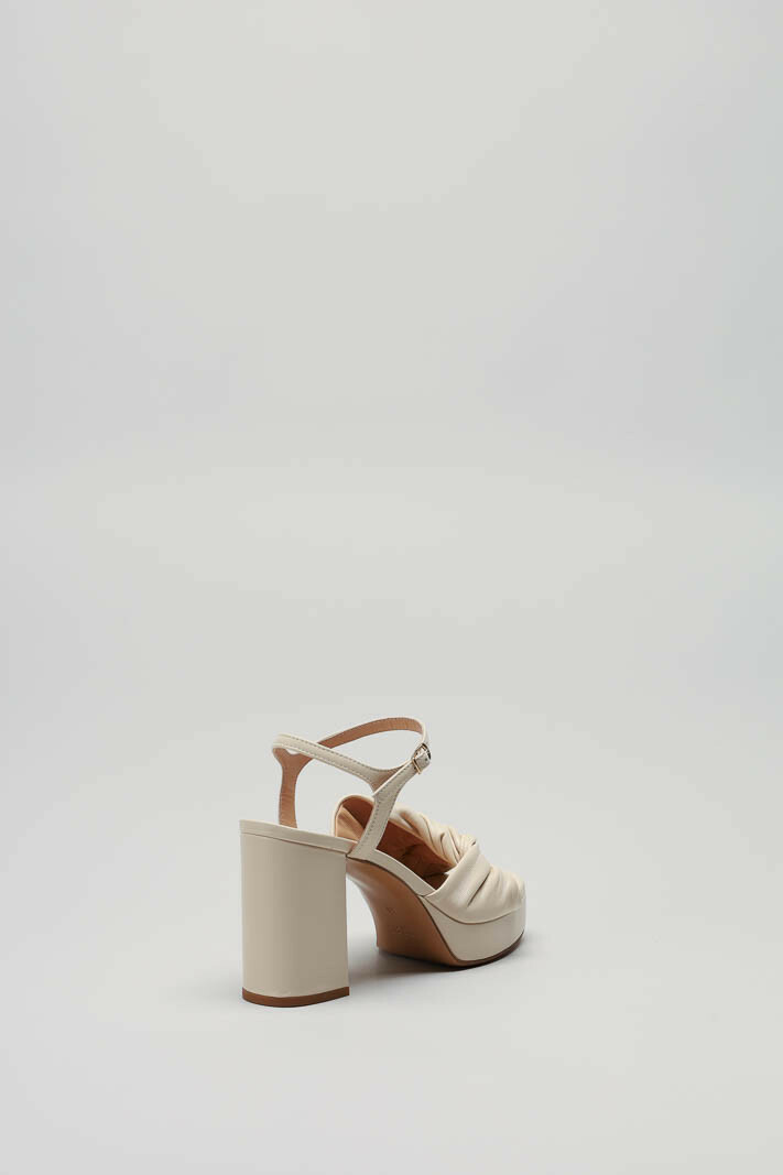 Lichtbeige Sandaal hak image