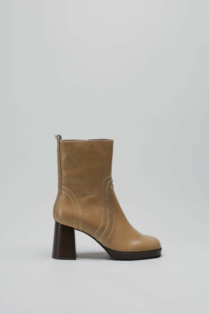 Beige Enkellaars hak