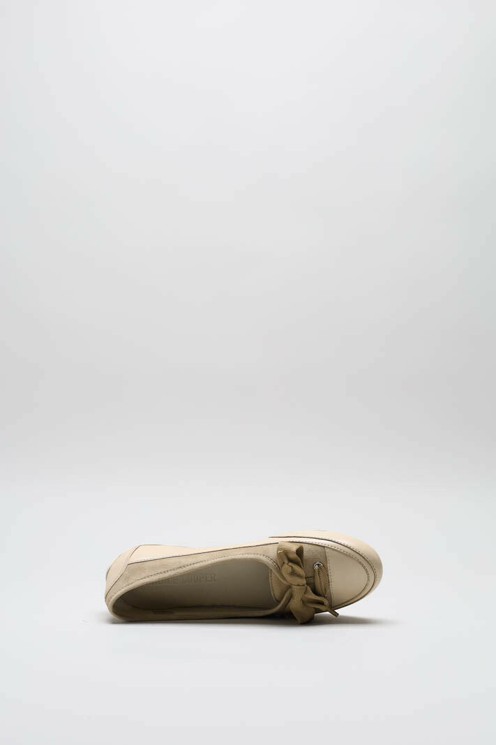 Lichtbeige Ballerina image