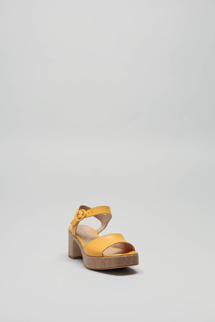 Geel Sandaal hak image