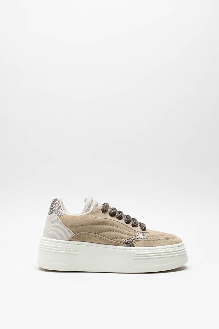 Beige Sneaker