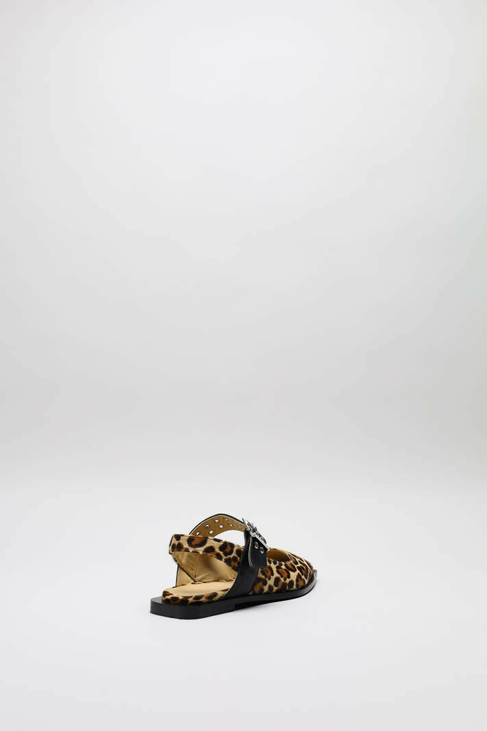 Beige Ballerina image