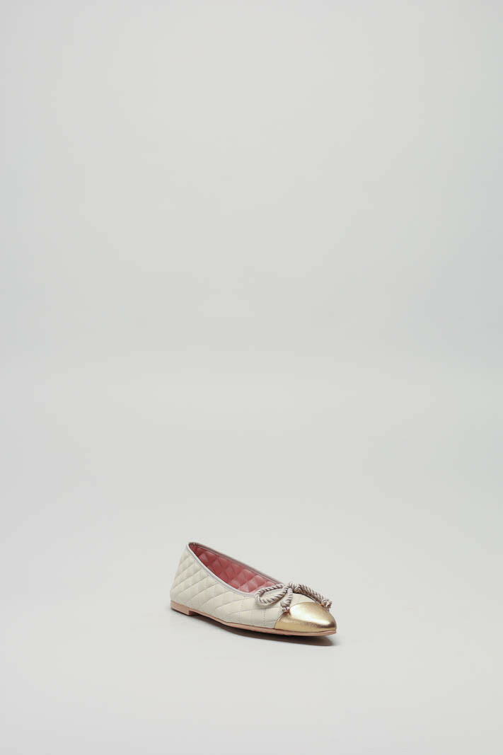 Lichtbeige Ballerina image