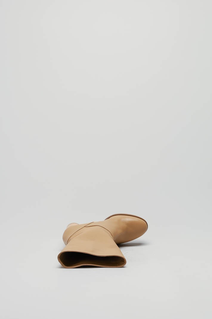 Camel Laars image
