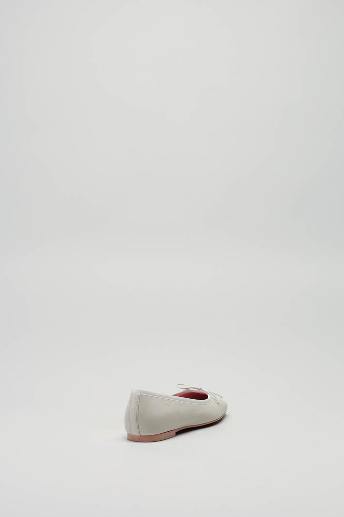 Lichtbeige Ballerina image