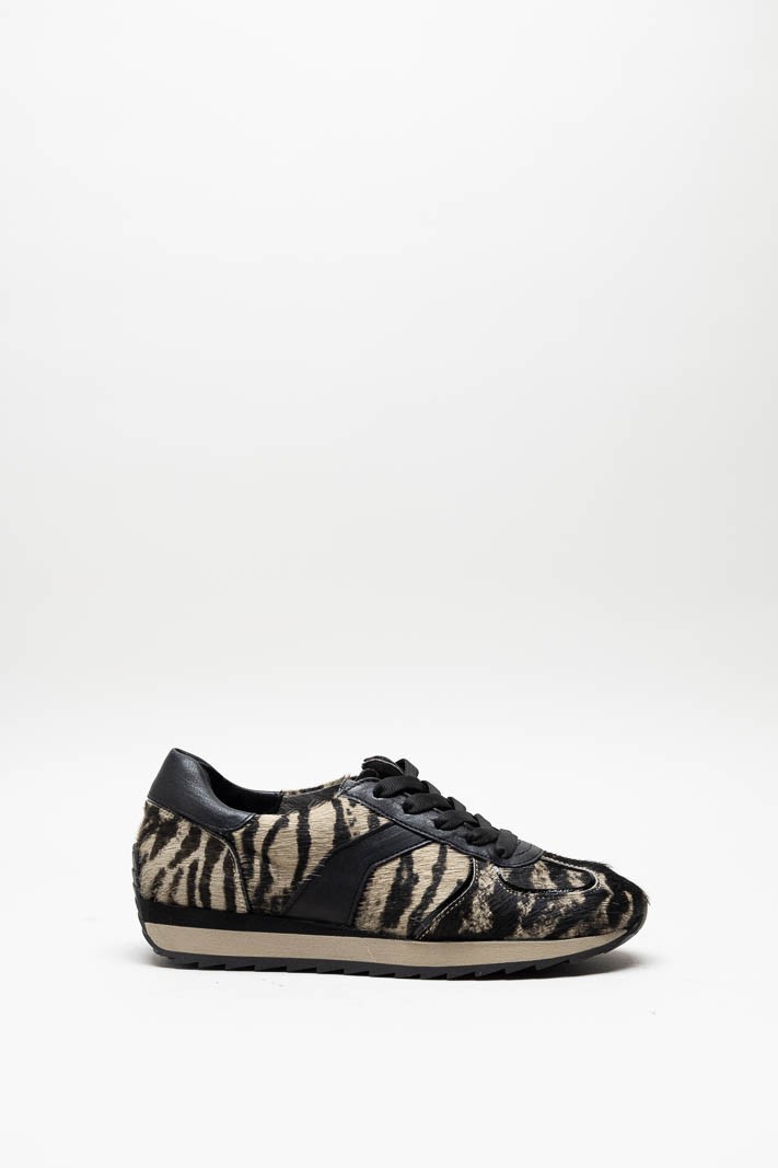 Beige Sneaker