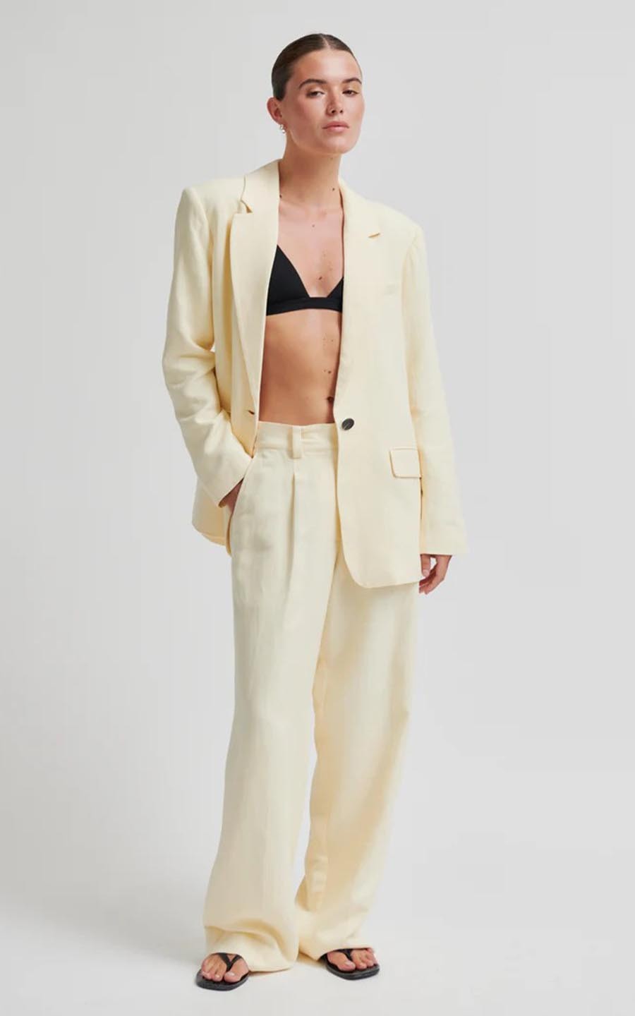 Geel Broek image
