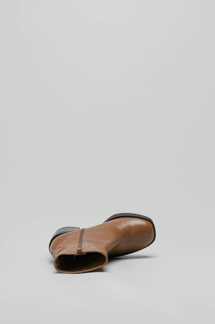 Cognac Enkellaars hak image