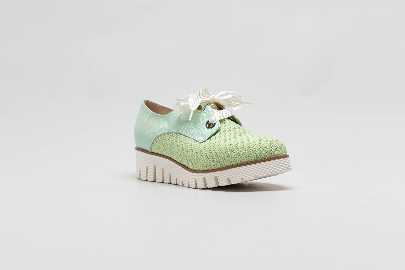 Lichtgroen Veterschoen image