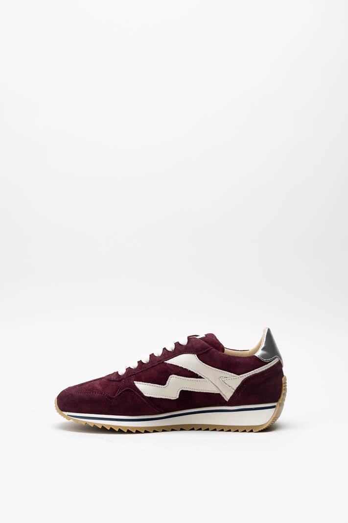 Bordeaux Sneaker image