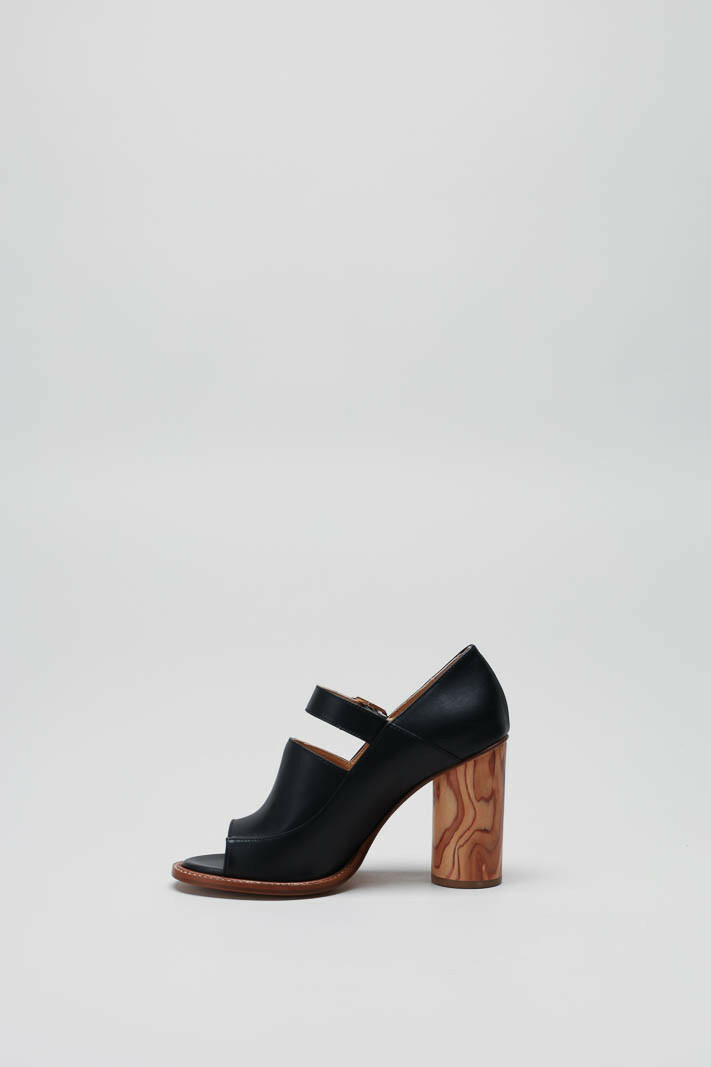 Zwart Pump image