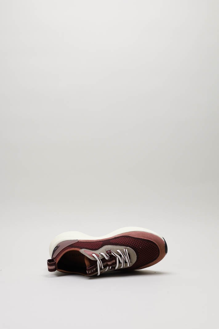 Bordeaux Sneaker image