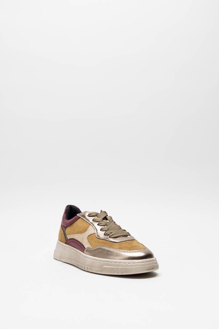 Camel Sneaker