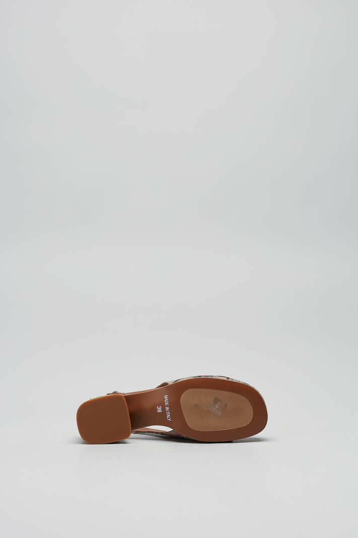 Taupe Mocassin hak image