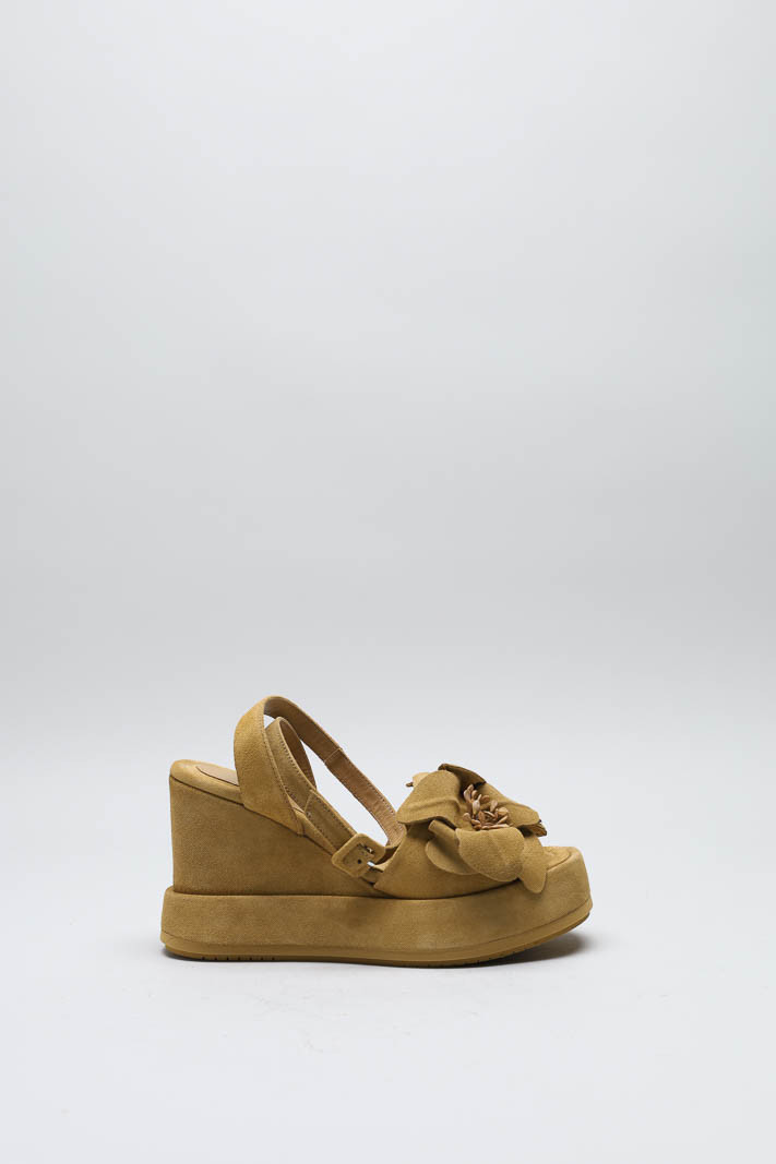 Camel Sandaal sleehak