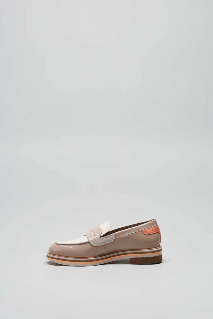 Beige Mocassin image