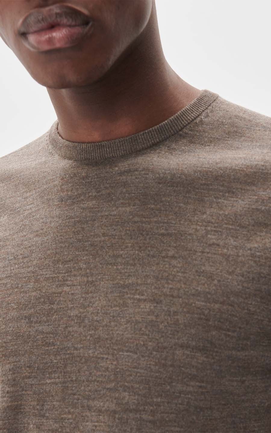 Taupe Trui image