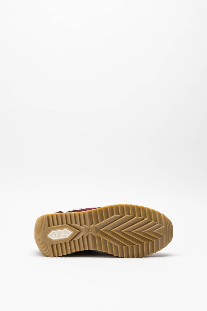 Bordeaux Sneaker image