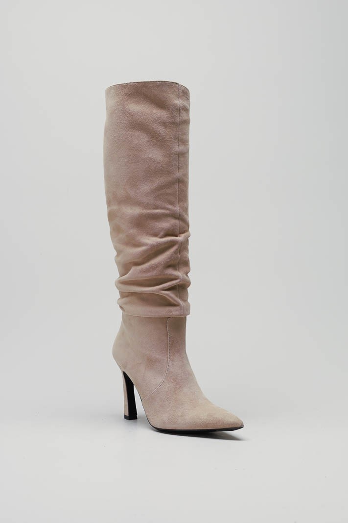 Nude Laars