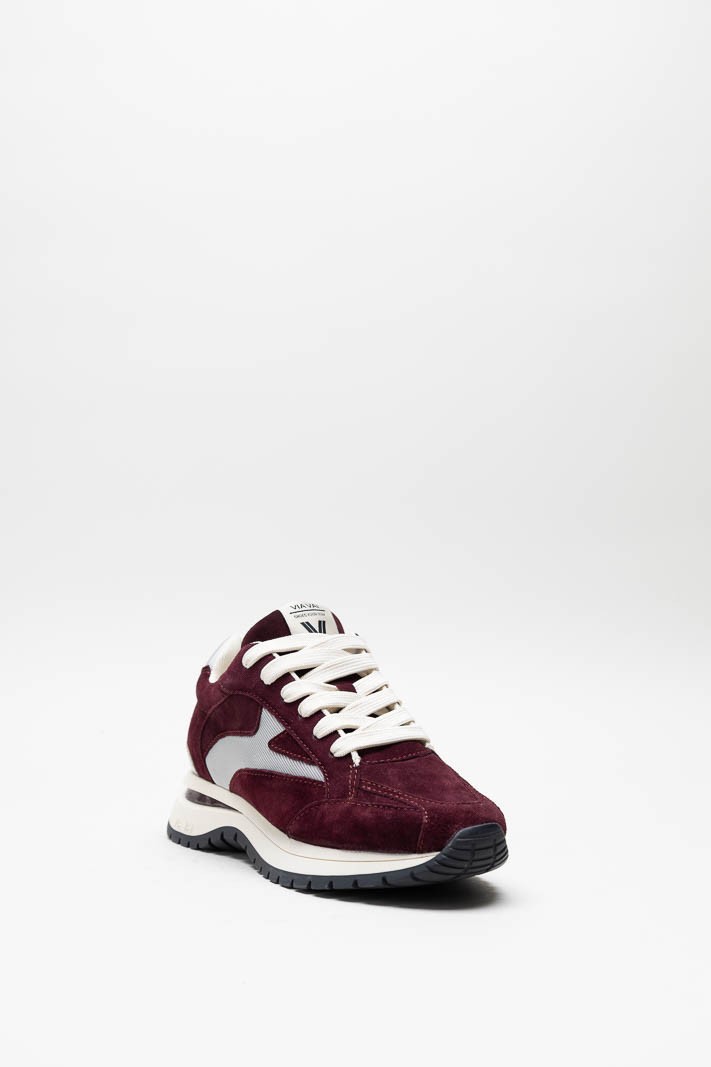 Bordeaux Sneaker image