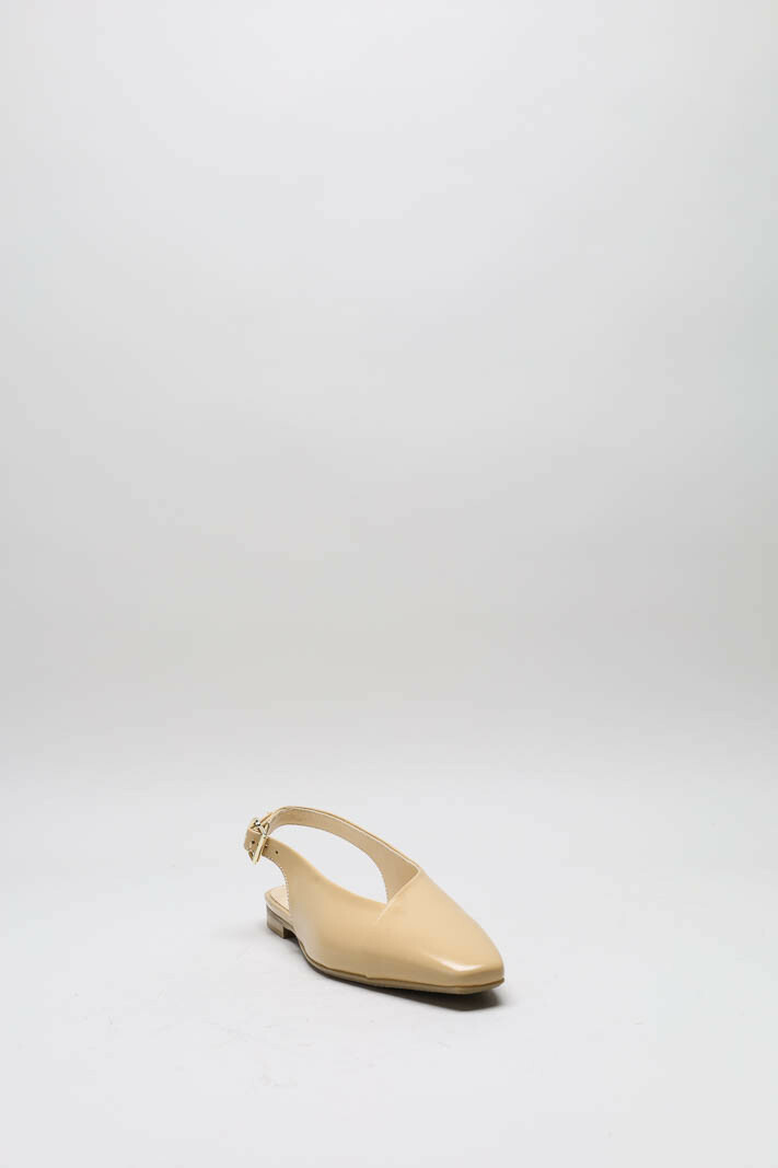 Beige Ballerina image