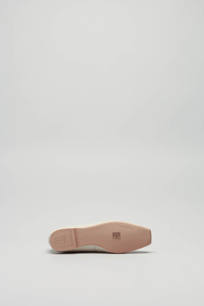 Lichtbeige Ballerina image