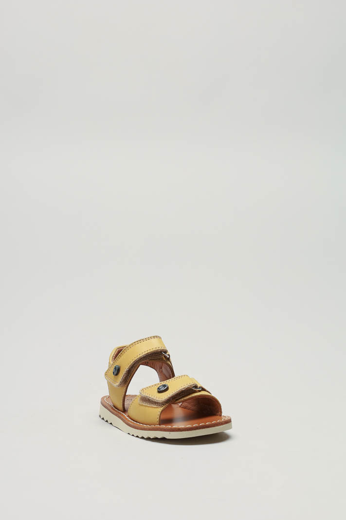 Geel Sandaal