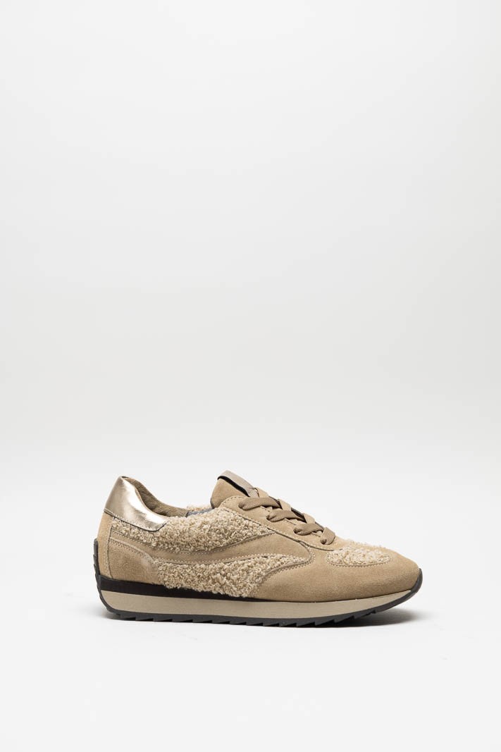 Beige Sneaker