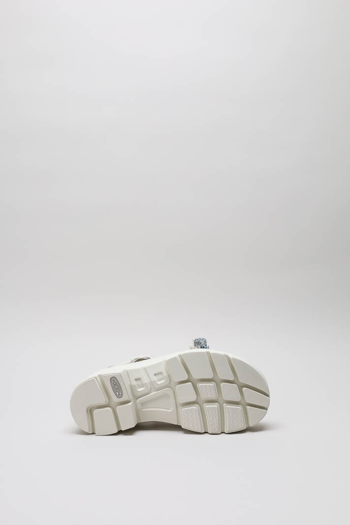 Goud Sandaal plat image