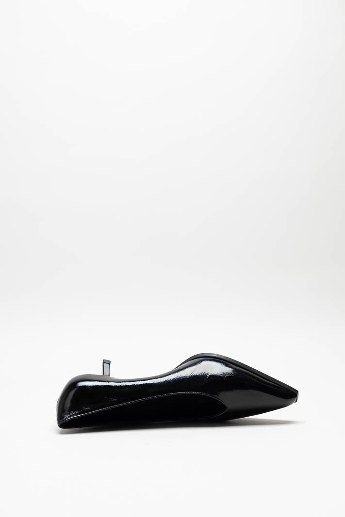 Zwart Pump image